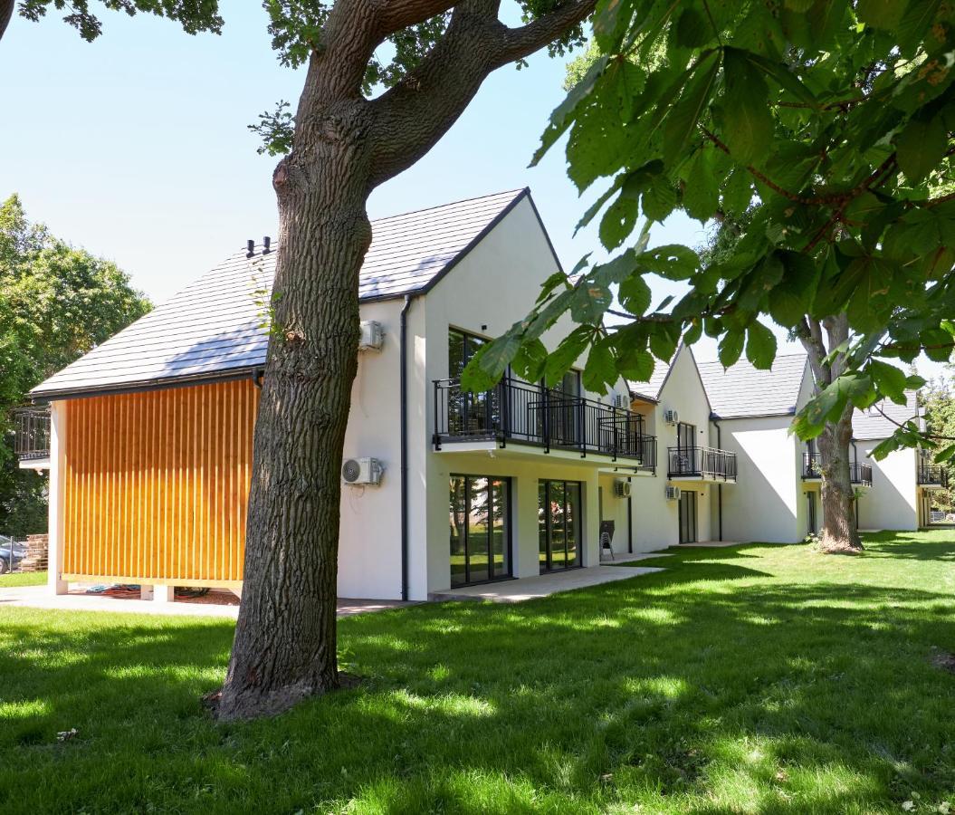 Apartamenty 7 Debow Nad Morzem Pleśna Exteriör bild