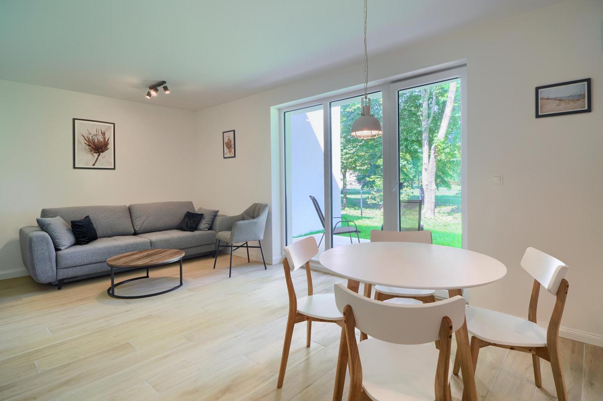 Apartamenty 7 Debow Pleśna Exteriör bild