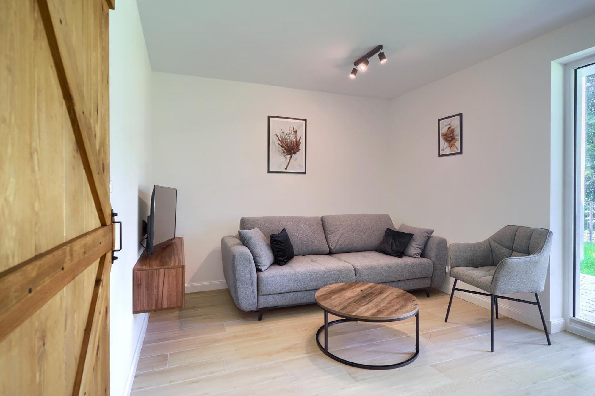 Apartamenty 7 Debow Pleśna Exteriör bild