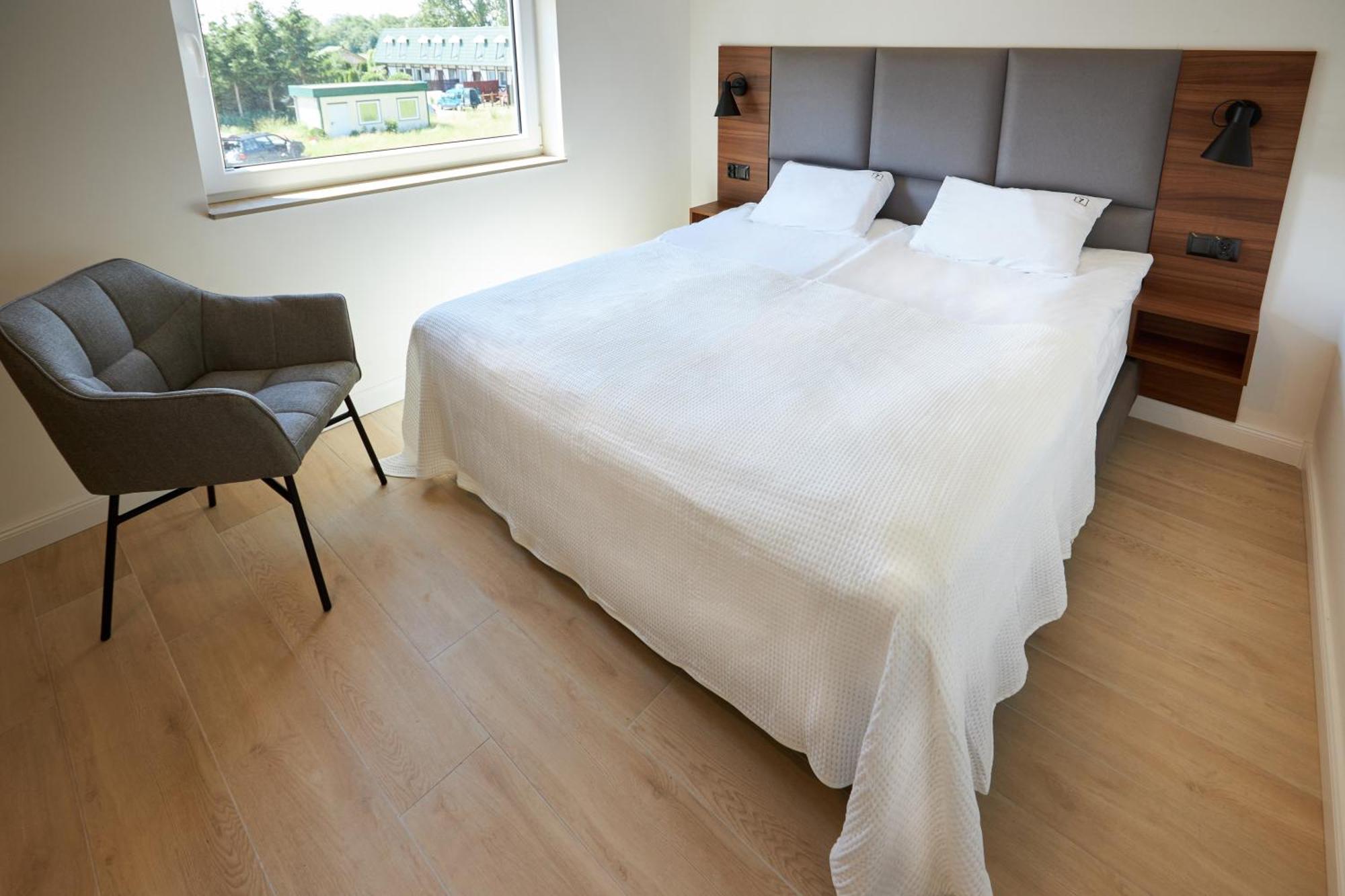 Apartamenty 7 Debow Pleśna Exteriör bild
