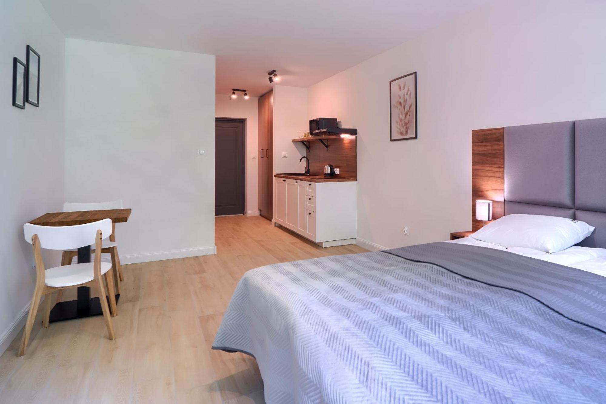 Apartamenty 7 Debow Pleśna Exteriör bild